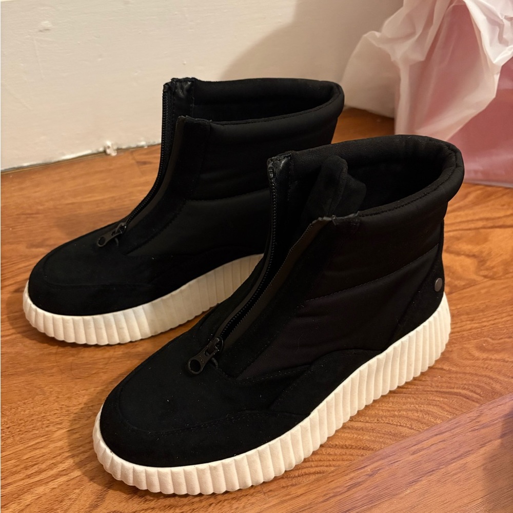 White Mountain Black Ankle Boots with White Soles